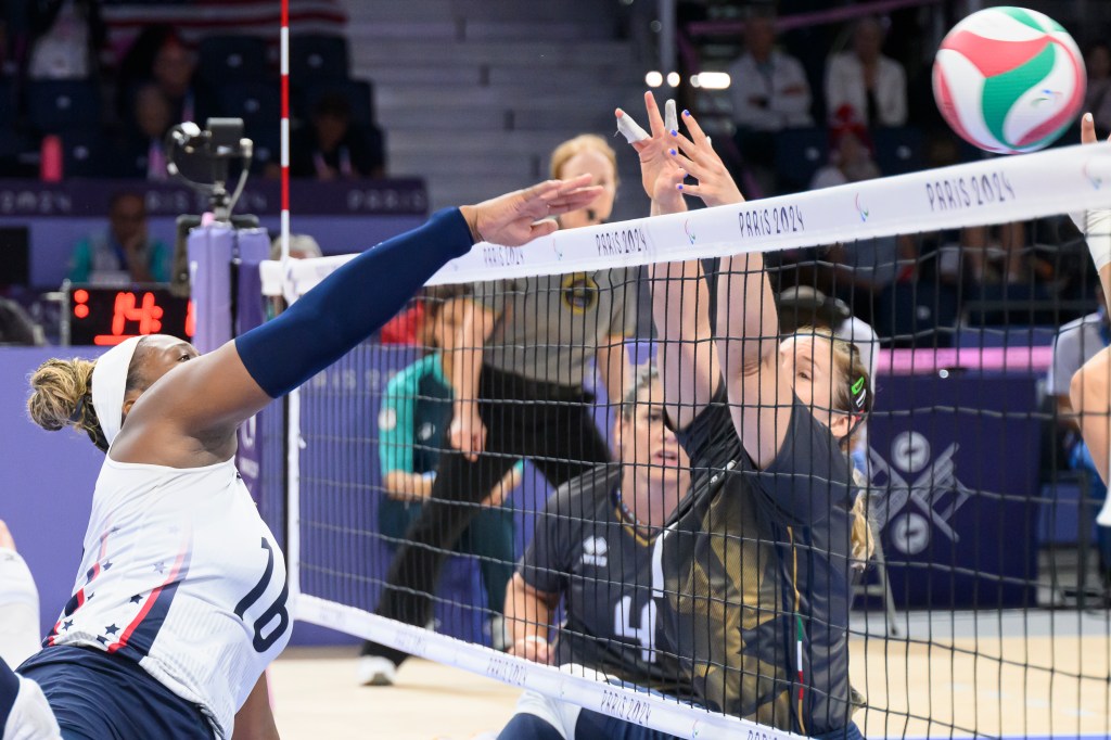 TEAM USA SITTING VOLLEYBALL SWEEPS ITS WAY INTO&nbsp;SEMIFINALS