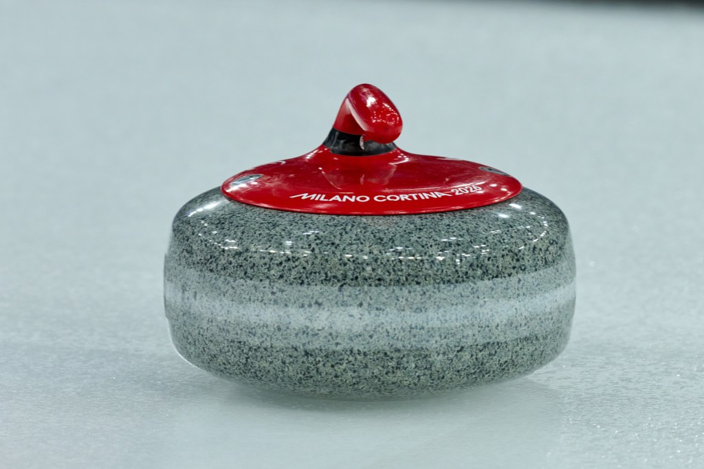 DWYER AND EMT KEEP SEMIFINAL HOPES ALIVE AFTER MIXED DOUBLES&nbsp;SPLIT