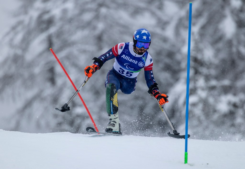 FOG AND FRESH SNOW CHALLENGE FIELD IN MEN’S PARALYMPIC SLALOM